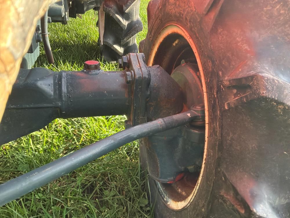 Kubota L1-18 Minitraktor mit Allradantrieb und Deichsel