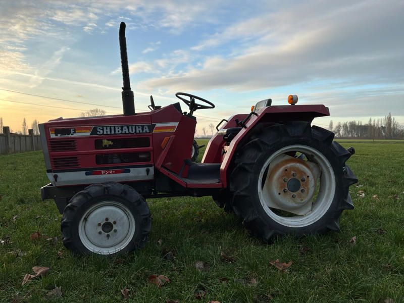 Shibaura P21F Mini-Traktor mit Allradantrieb