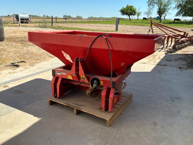1994 Kuhn MUS 221 Getragener Dungstreuer
