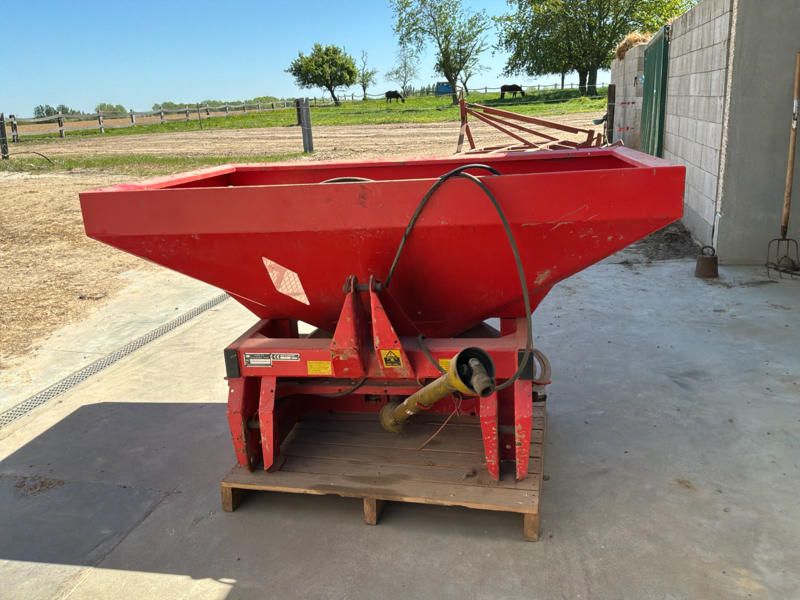 1994 Kuhn MUS 221 Getragener Dungstreuer