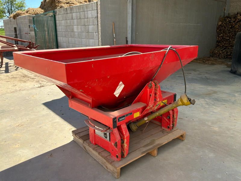 1994 Kuhn MUS 221 Getragener Dungstreuer