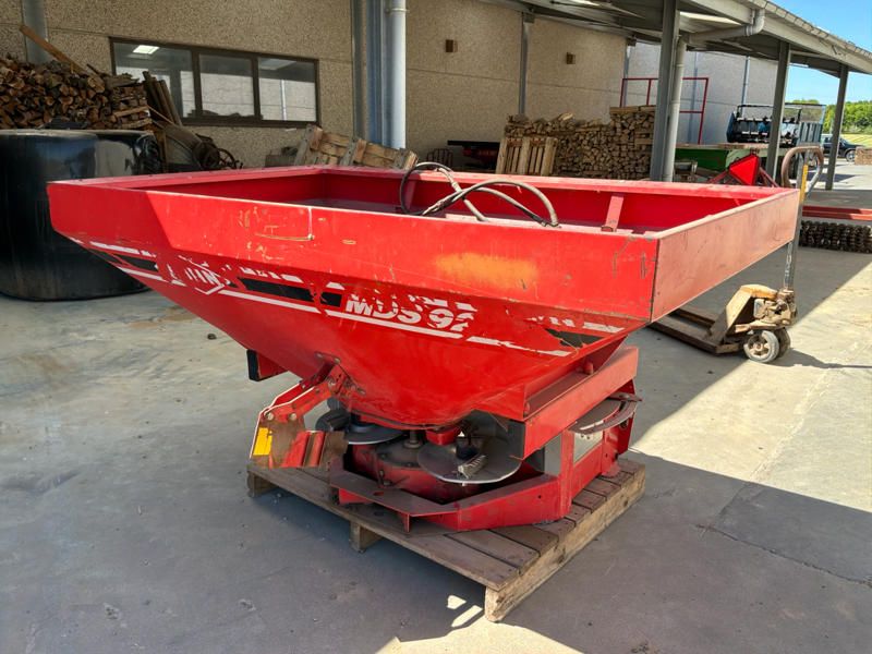 1994 Kuhn MUS 221 Getragener Dungstreuer