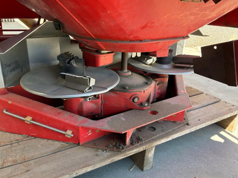 1994 Kuhn MUS 221 Getragener Dungstreuer