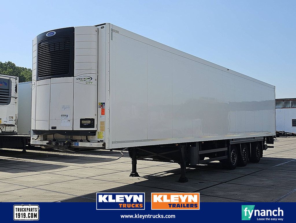 SCHMITZ SKO 24 FP 40 COOL steeraxle taillift
