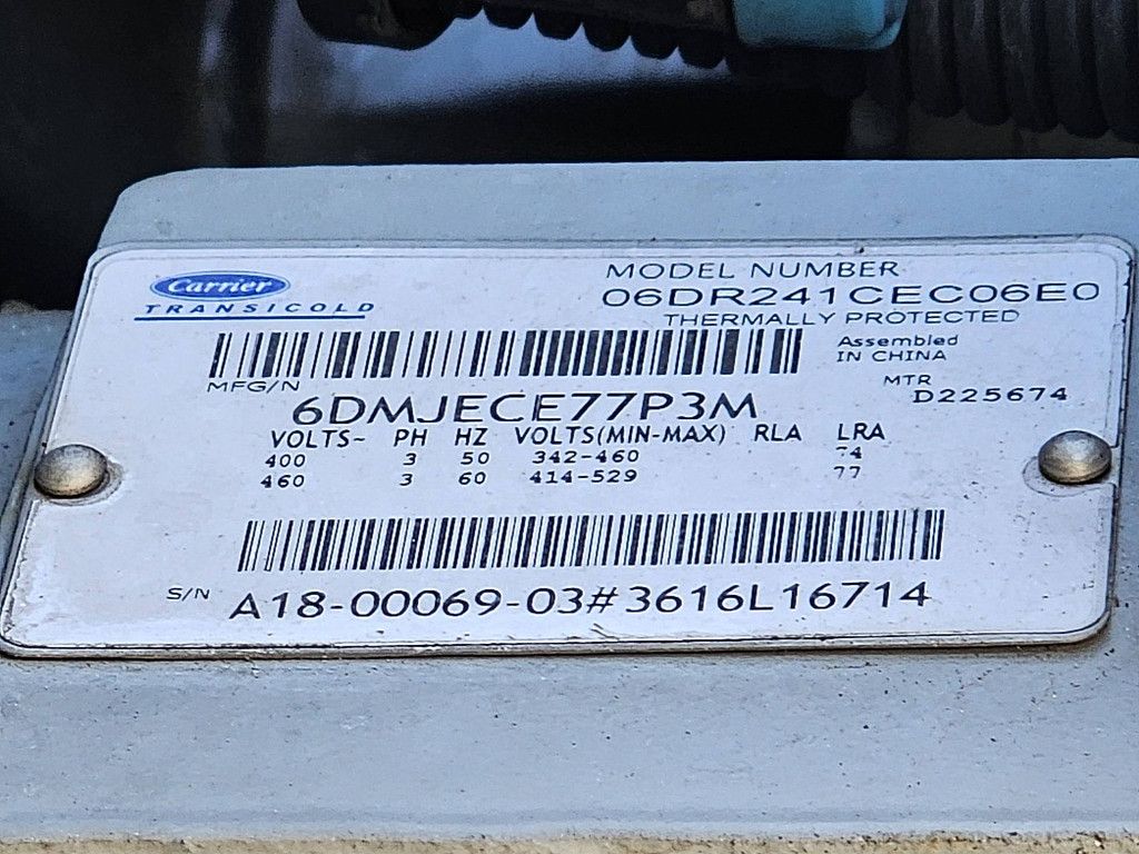 SCHMITZ SKO 24 FP 40 COOL steeraxle taillift