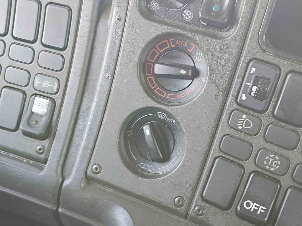 SCANIA 94 D