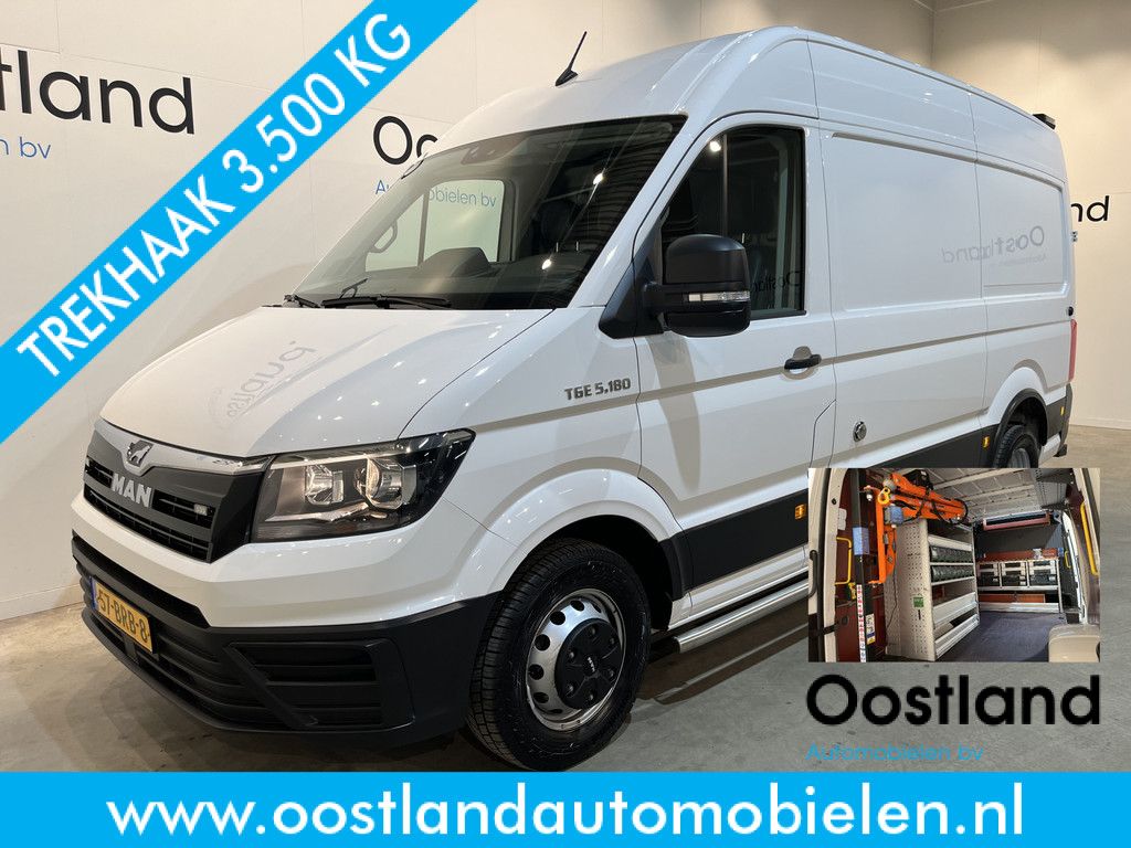 Man TGE 50 2.0 L3H3 180 PK DL DSG Automaat / Servicebus / GVW 5.000 KG / Bott Inrichting / Swinglift Kraan / Trekhaak 3500 KG / 220V. / Euro 6 / Airco / CarPlay / Camera / Cruise Control / 53.000 KM !! C-Rijbewijs !!