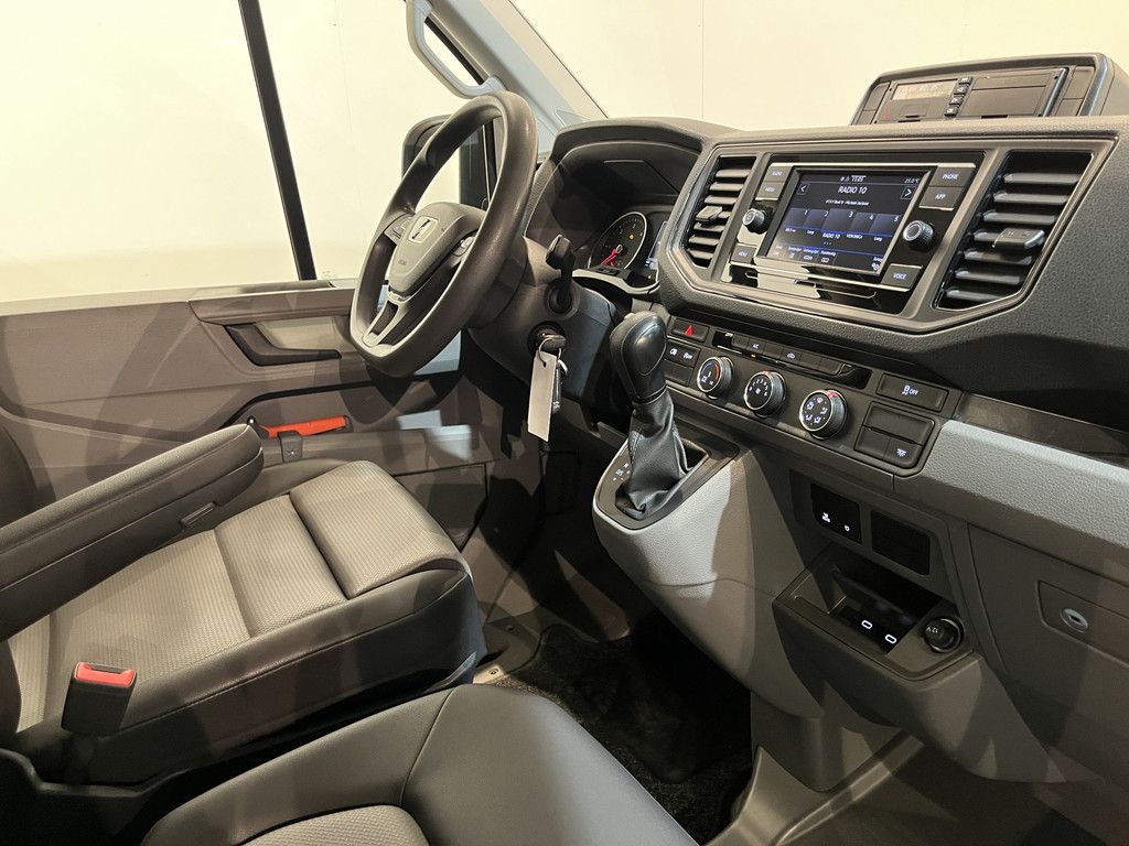 Man TGE 50 2.0 L3H3 180 PK DL DSG Automaat / Servicebus / GVW 5.000 KG / Bott Inrichting / Swinglift Kraan / Trekhaak 3500 KG / 220V. / Euro 6 / Airco / CarPlay / Camera / Cruise Control / 53.000 KM !! C-Rijbewijs !!