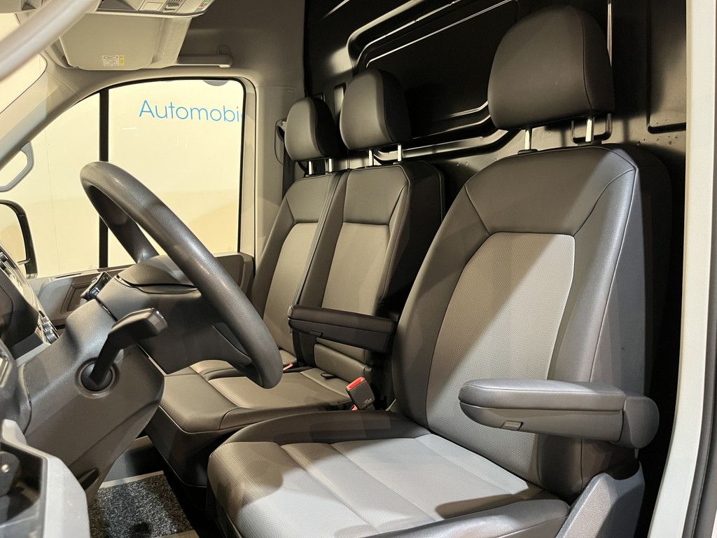 Man TGE 50 2.0 L3H3 180 PK DL DSG Automaat / Servicebus / GVW 5.000 KG / Bott Inrichting / Swinglift Kraan / Trekhaak 3500 KG / 220V. / Euro 6 / Airco / CarPlay / Camera / Cruise Control / 53.000 KM !! C-Rijbewijs !!