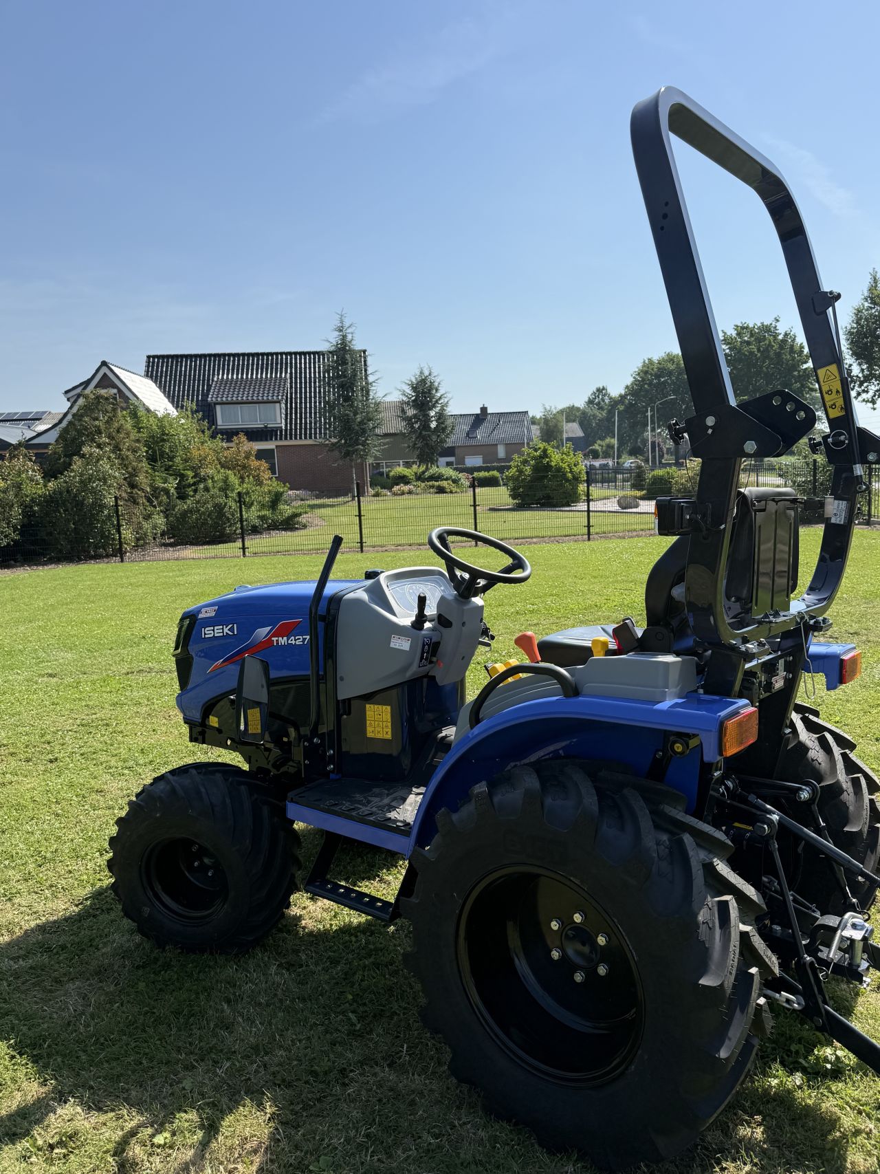 Iseki TM4270 4WD HST Black Edition | 30 PK | Lease mogelijk