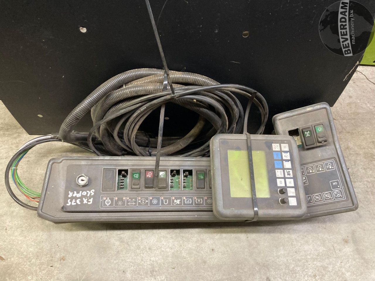 New Holland FX zijconsole / instrumentenpaneel 84037142 / 840027