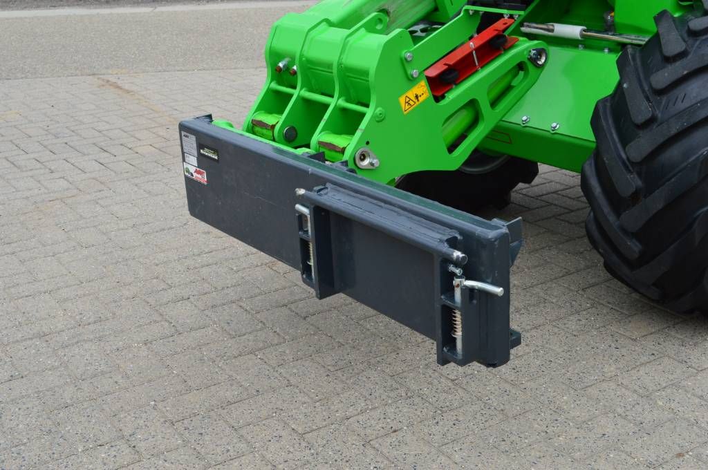 Avant Side shift adapter