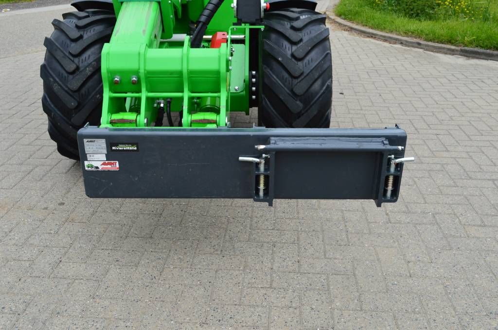 Avant Side shift adapter