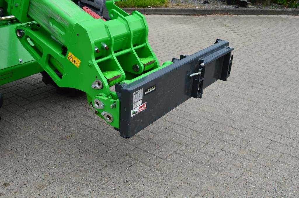 Avant Side shift adapter