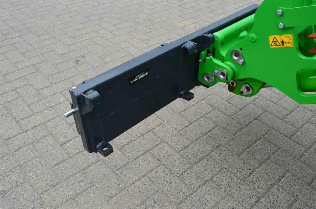 Avant Side shift adapter