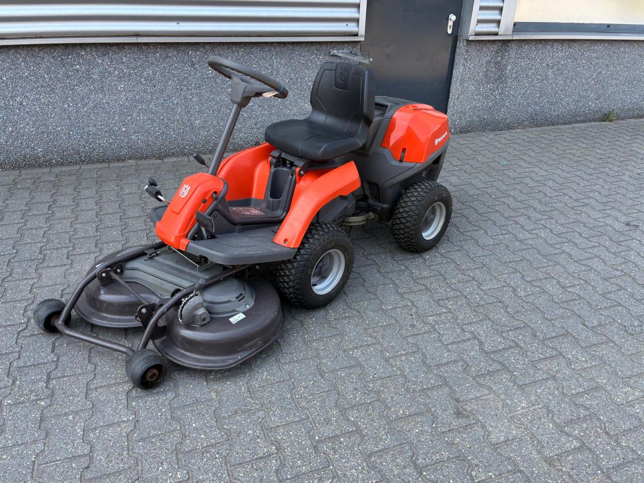 Husqvarna Rider R115C frontmaaier met 94cm combi maaidek