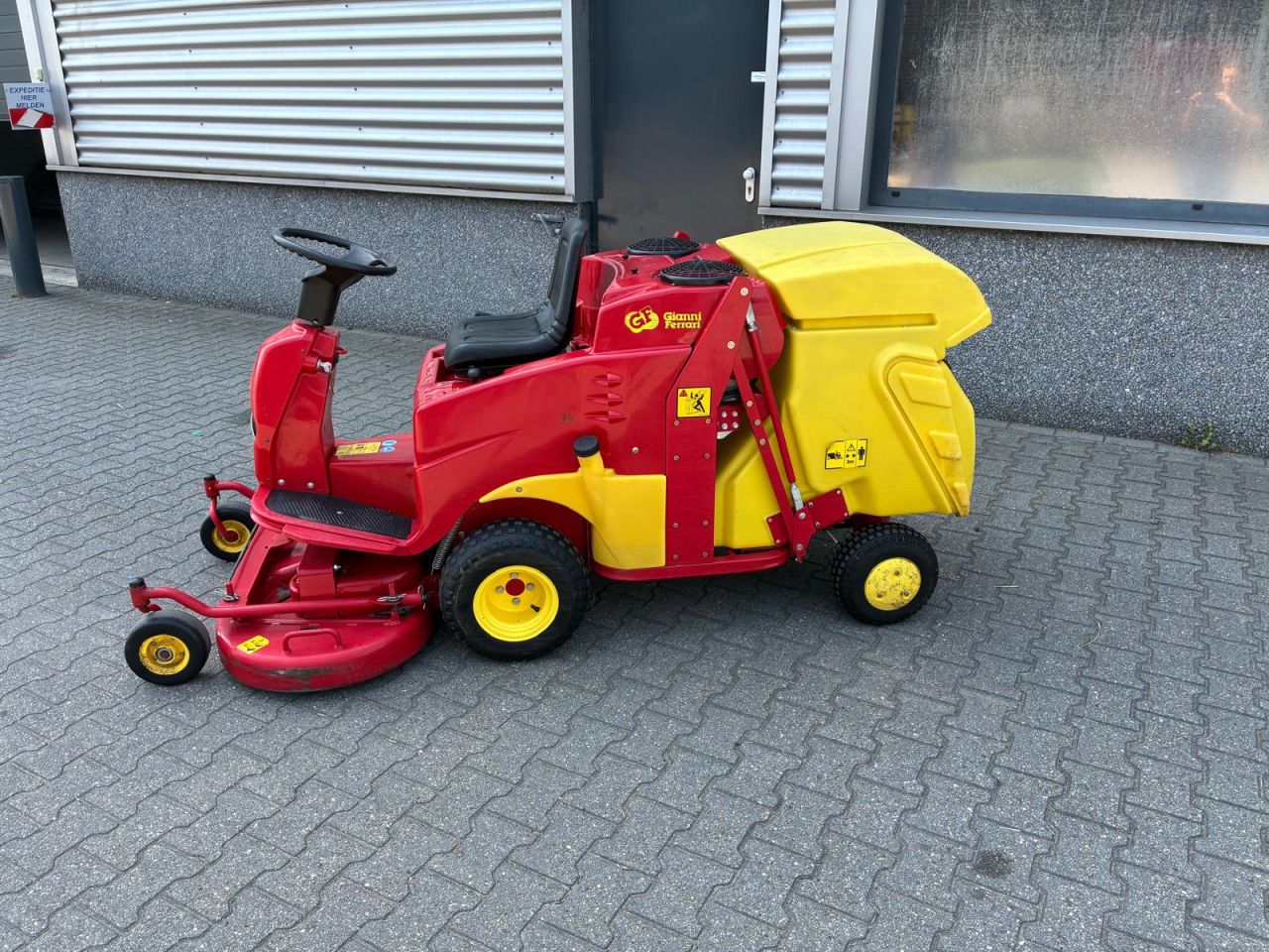Gianni Ferrari TG TECH 18HP frontmaaier met opvang