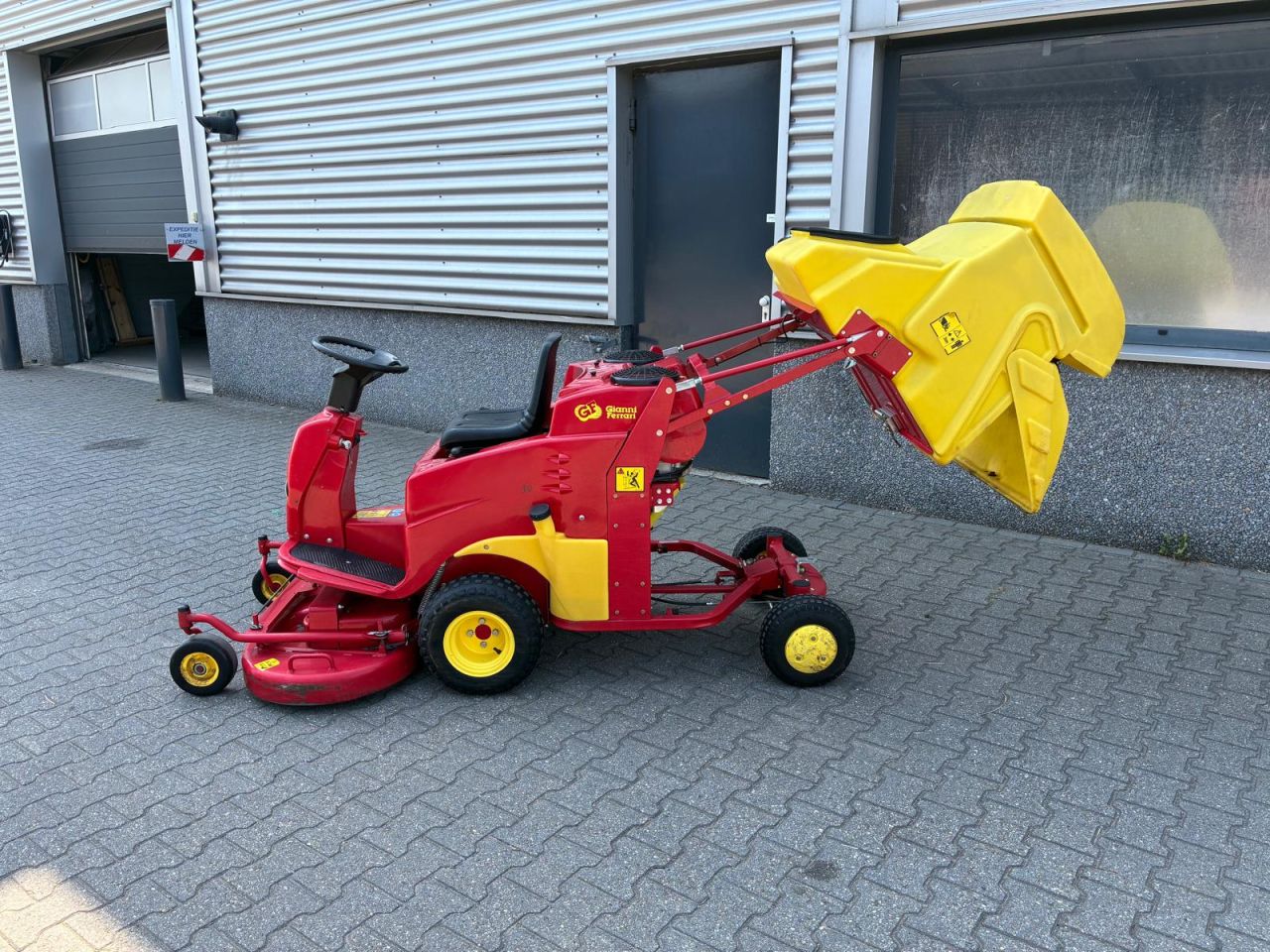 Gianni Ferrari TG TECH 18HP frontmaaier met opvang