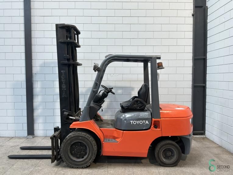 Forklifts Diesel Toyota 02-7FDJF35 2003