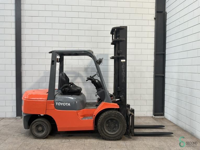 Forklifts Diesel Toyota 02-7FDJF35 2003