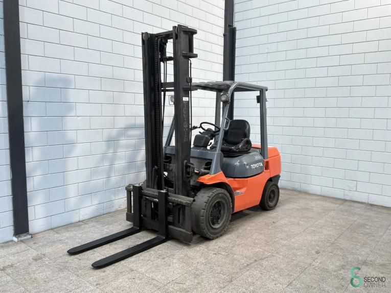 Forklifts Diesel Toyota 02-7FDJF35 2003