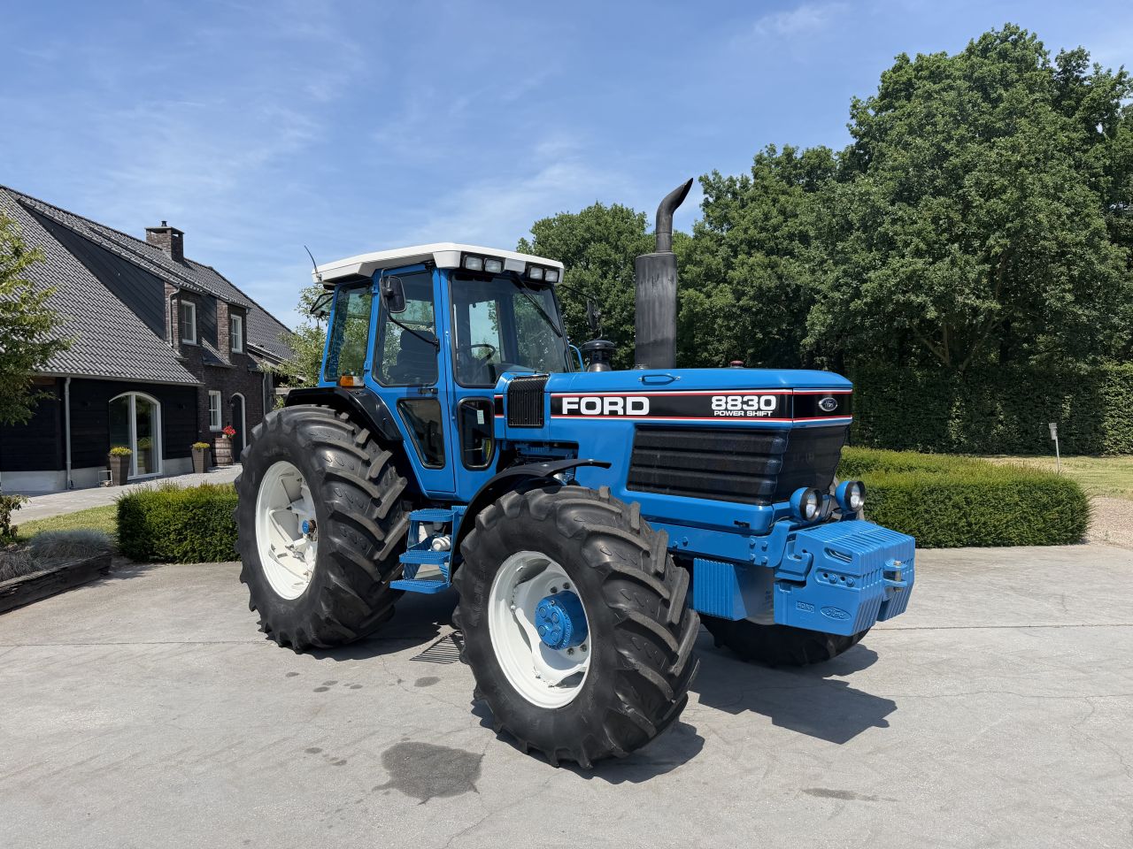 Nette Ford 8830 powershift 40kmh