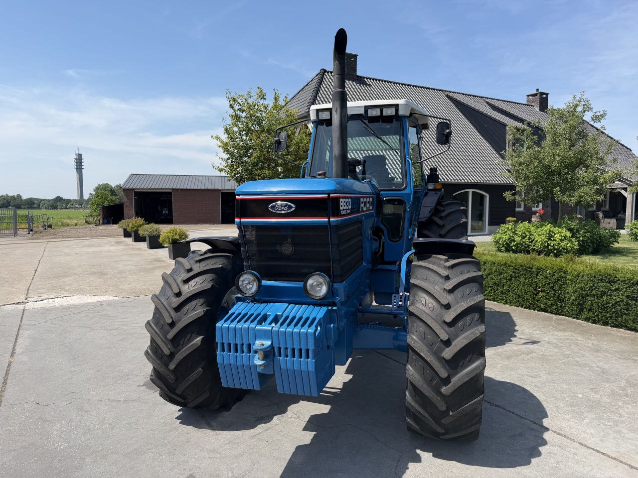 Nette Ford 8830 powershift 40kmh