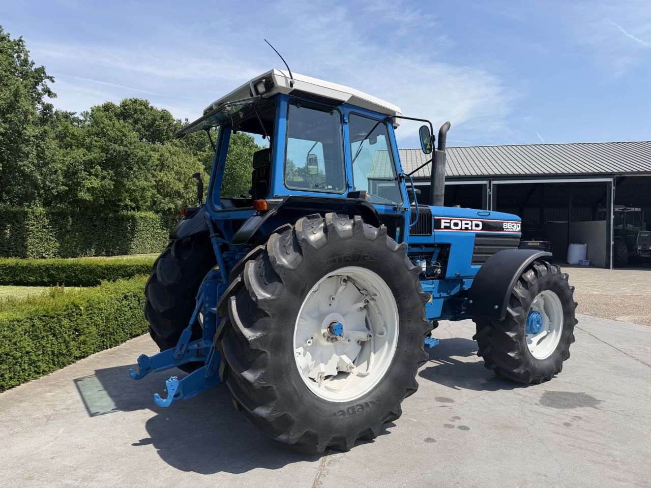 Nette Ford 8830 powershift 40kmh