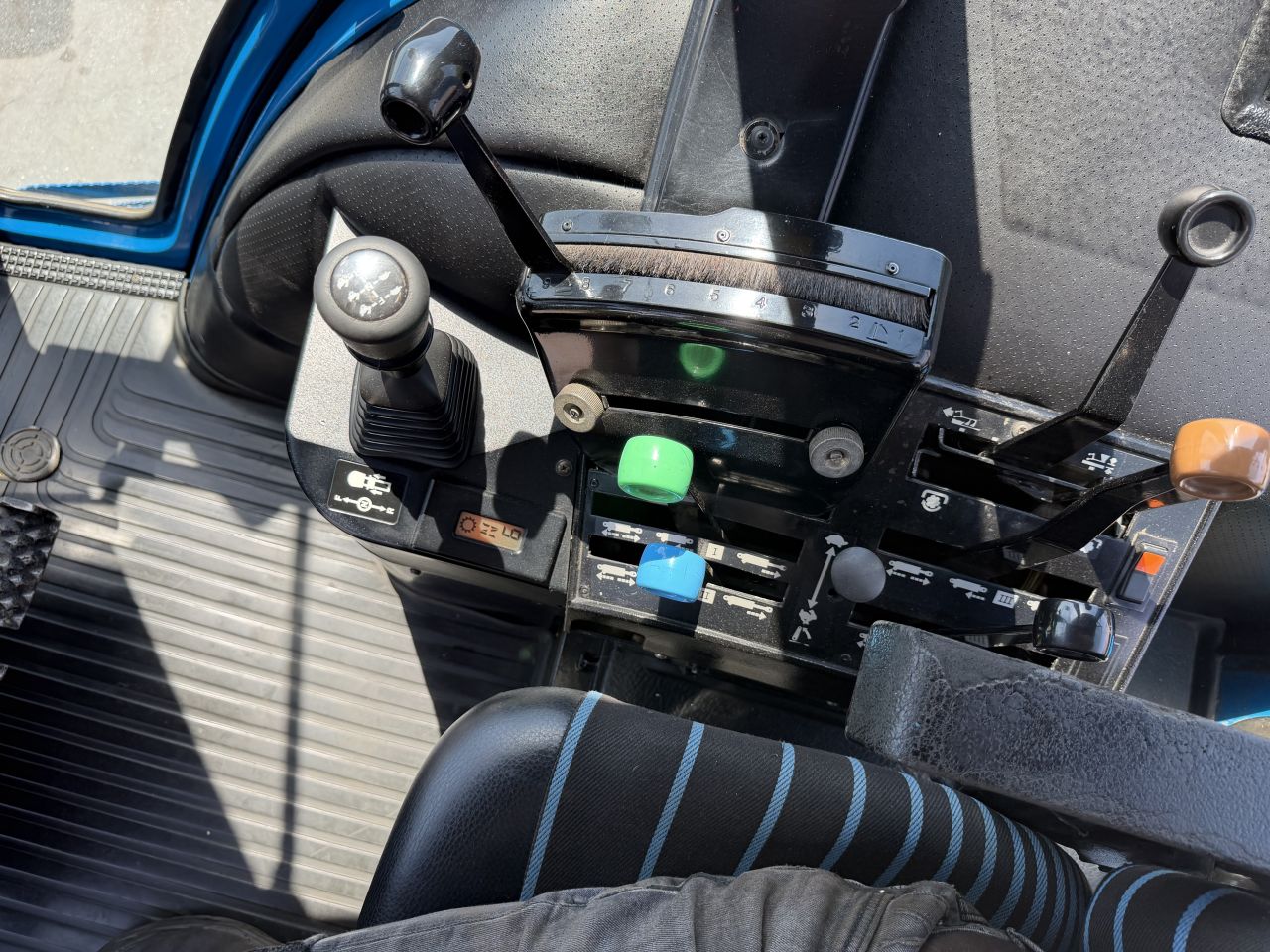 Nette Ford 8830 powershift 40kmh