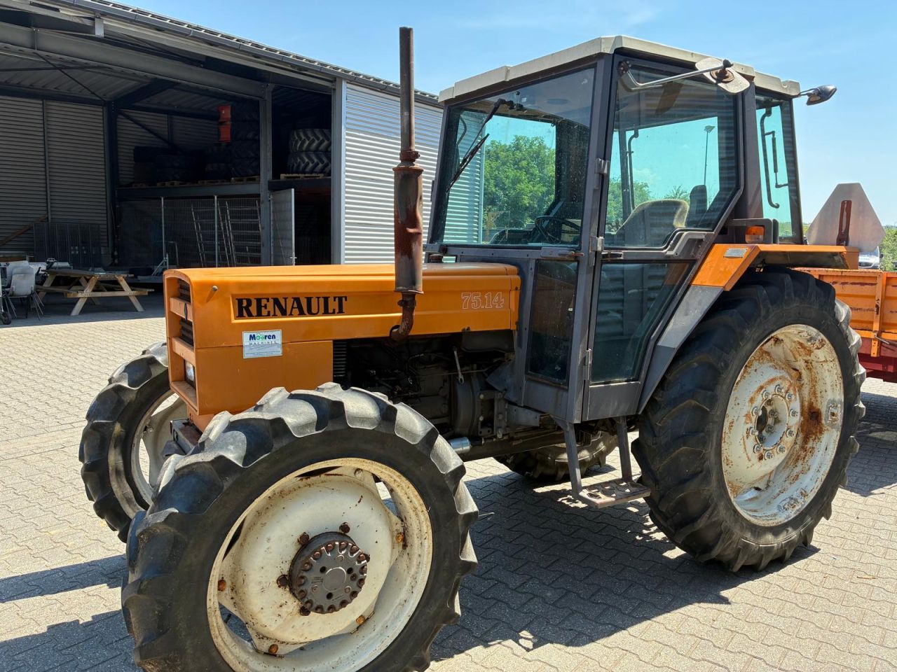 Renault 75-14 LS tractor