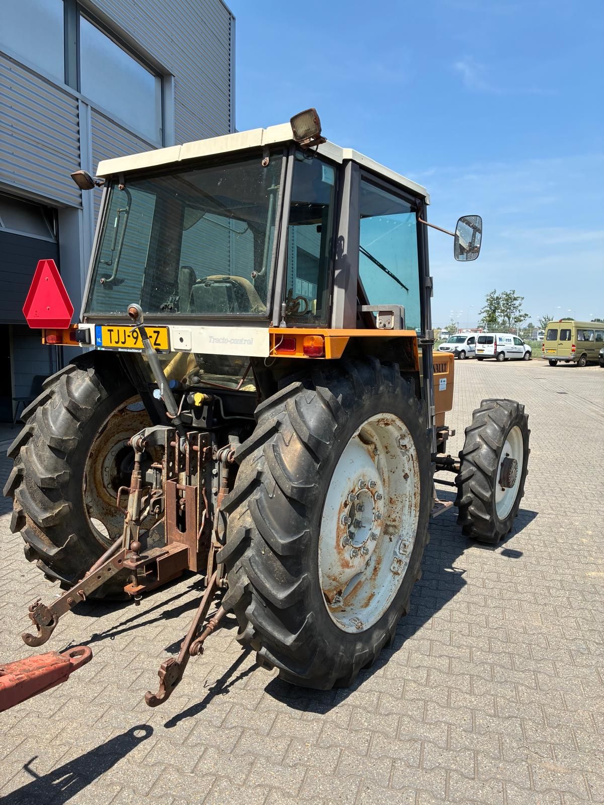 Renault 75-14 LS tractor