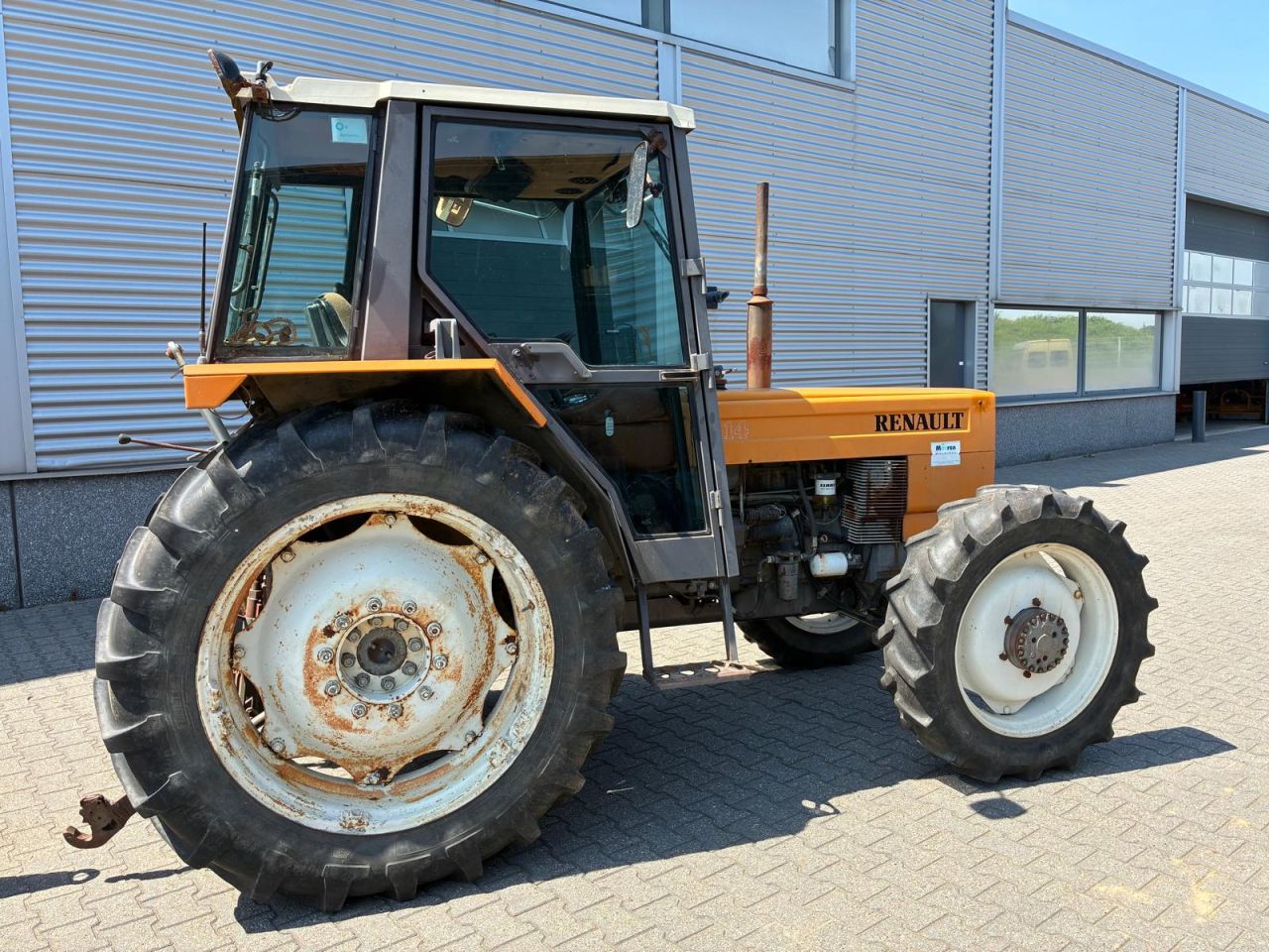 Renault 75-14 LS tractor