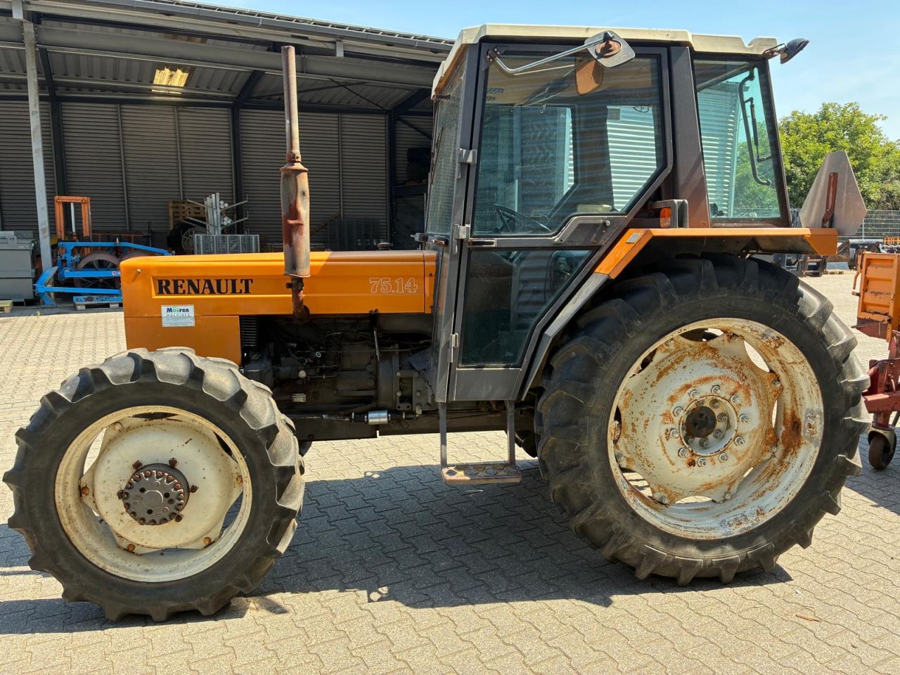 Renault 75-14 LS tractor