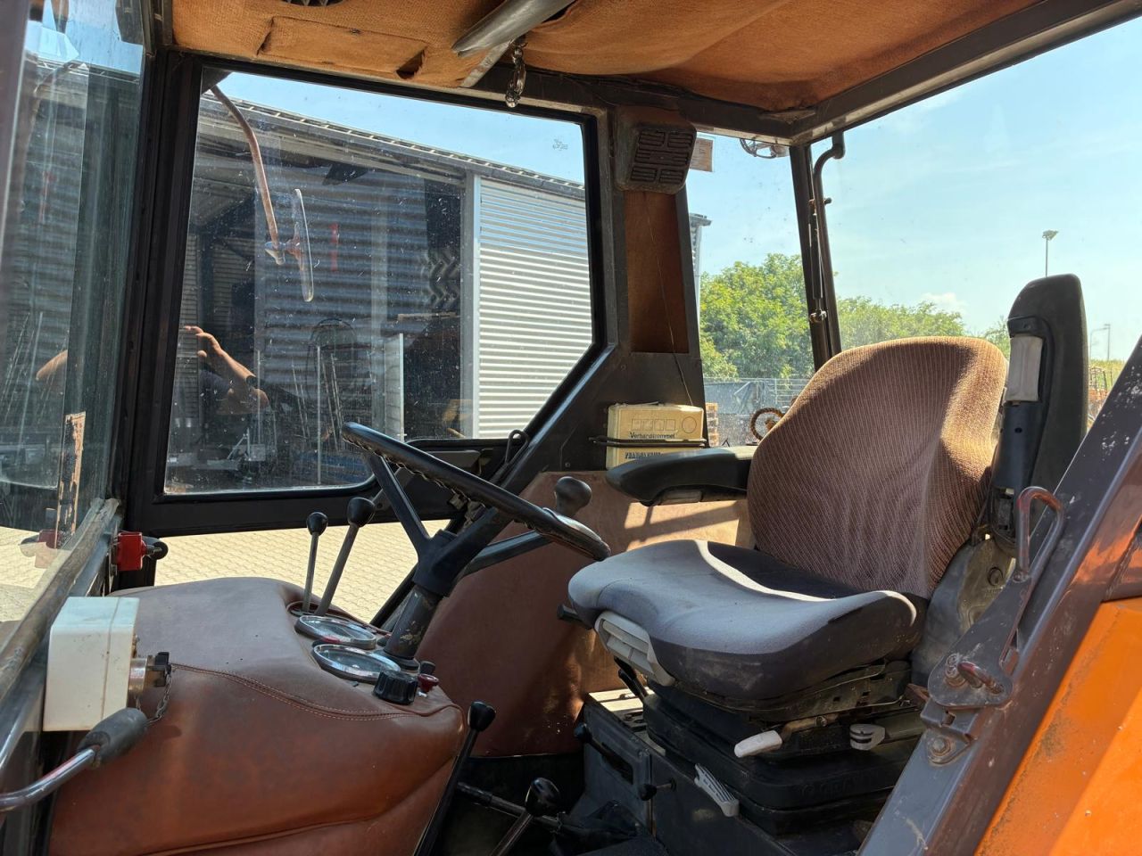 Renault 75-14 LS tractor