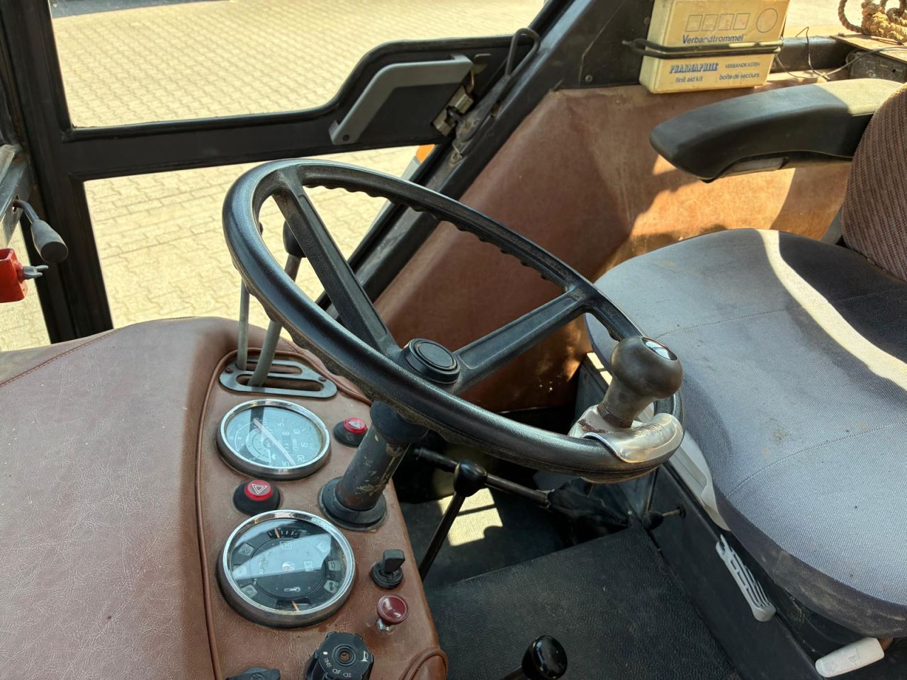 Renault 75-14 LS tractor