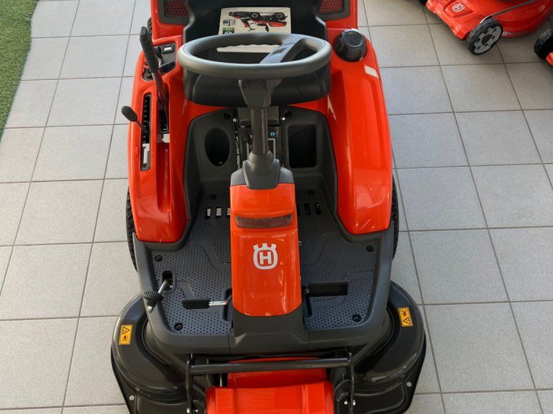 Husqvarna Aufsitzrasenmäher Rider R 216T AWD mit 103 cm Mähdeck & Allrad |