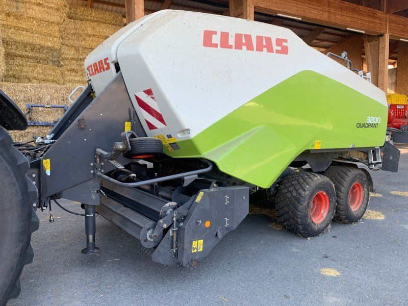 Claas QUADRANT 3200F