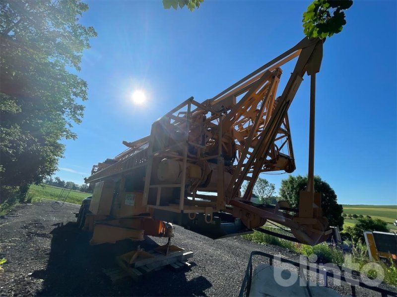 Potain HDT80 mit Fahrgestell S215M