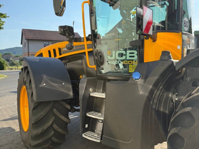 JCB Fastrac 4220 iCon