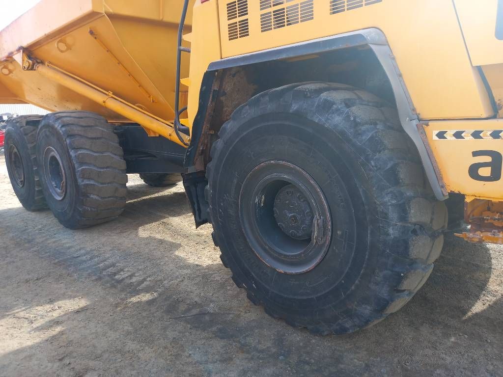 Komatsu HM400-3R (4 units available for sale in Abu Dhabi)