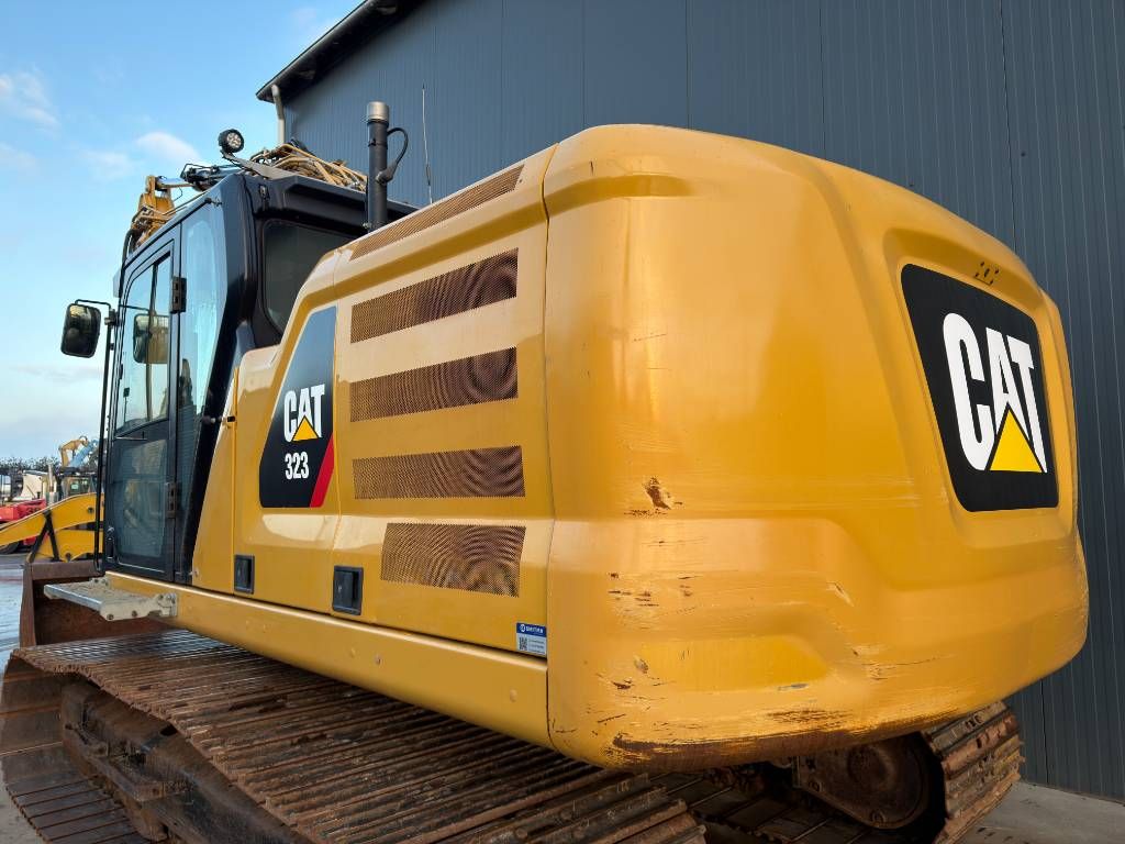 CAT 323 07B