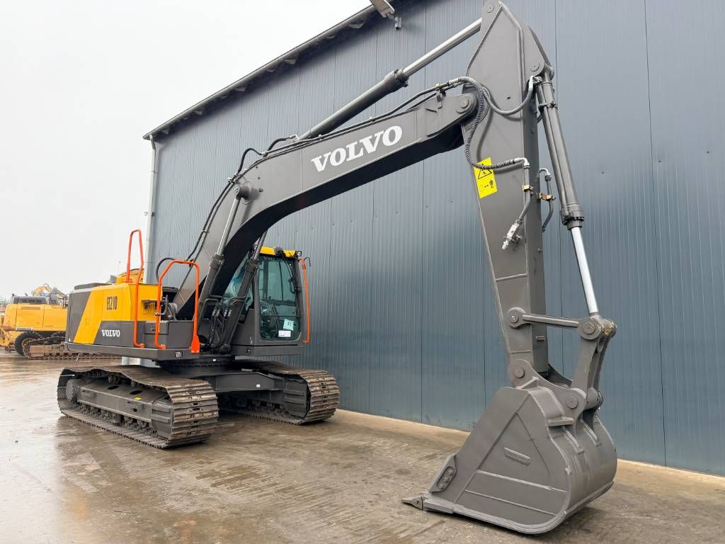 Volvo EC210