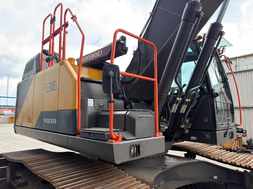 Volvo EC300E L | Only 2000 Hours!