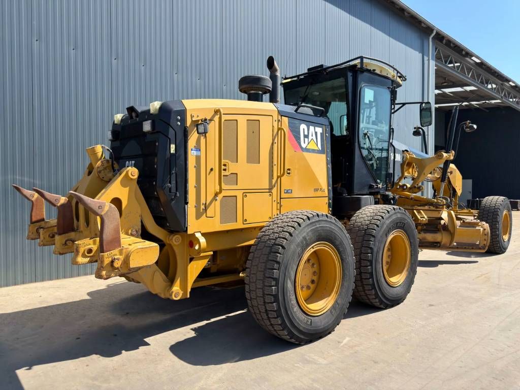 CAT 140M2
