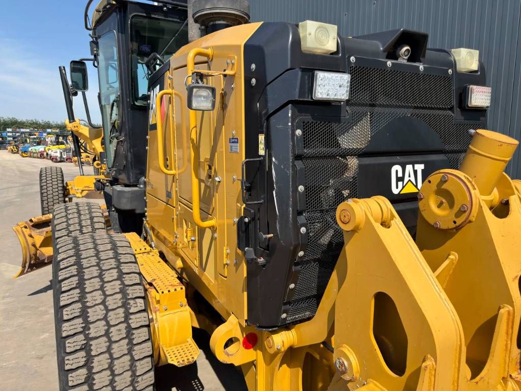 CAT 140M2