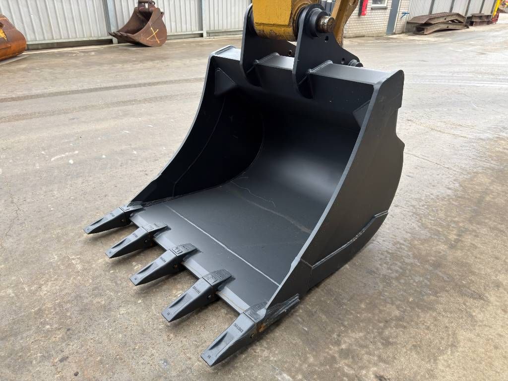 CAT M316D