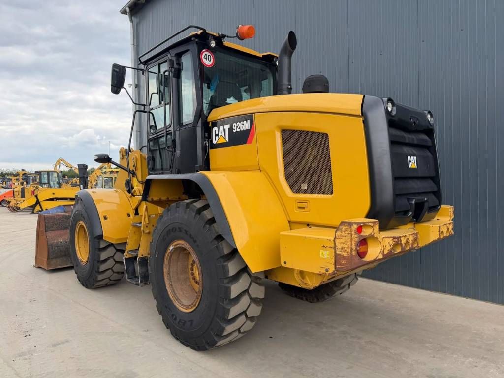 CAT 926M