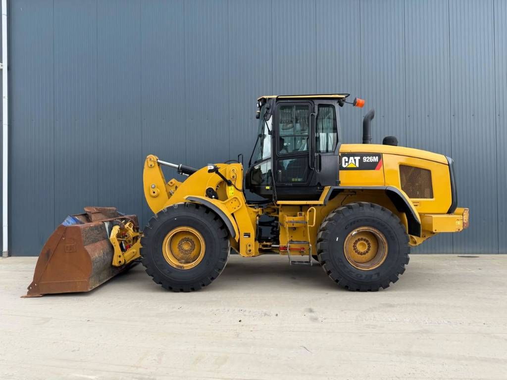 CAT 926M