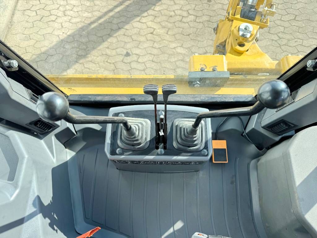 CAT 424 4WD - Hammer Lines / Airco