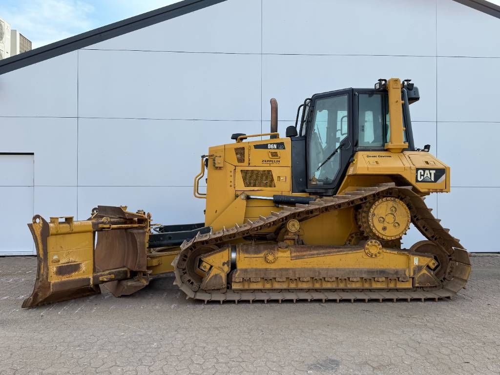 CAT D6N LGP - German Machine / Folding Blade